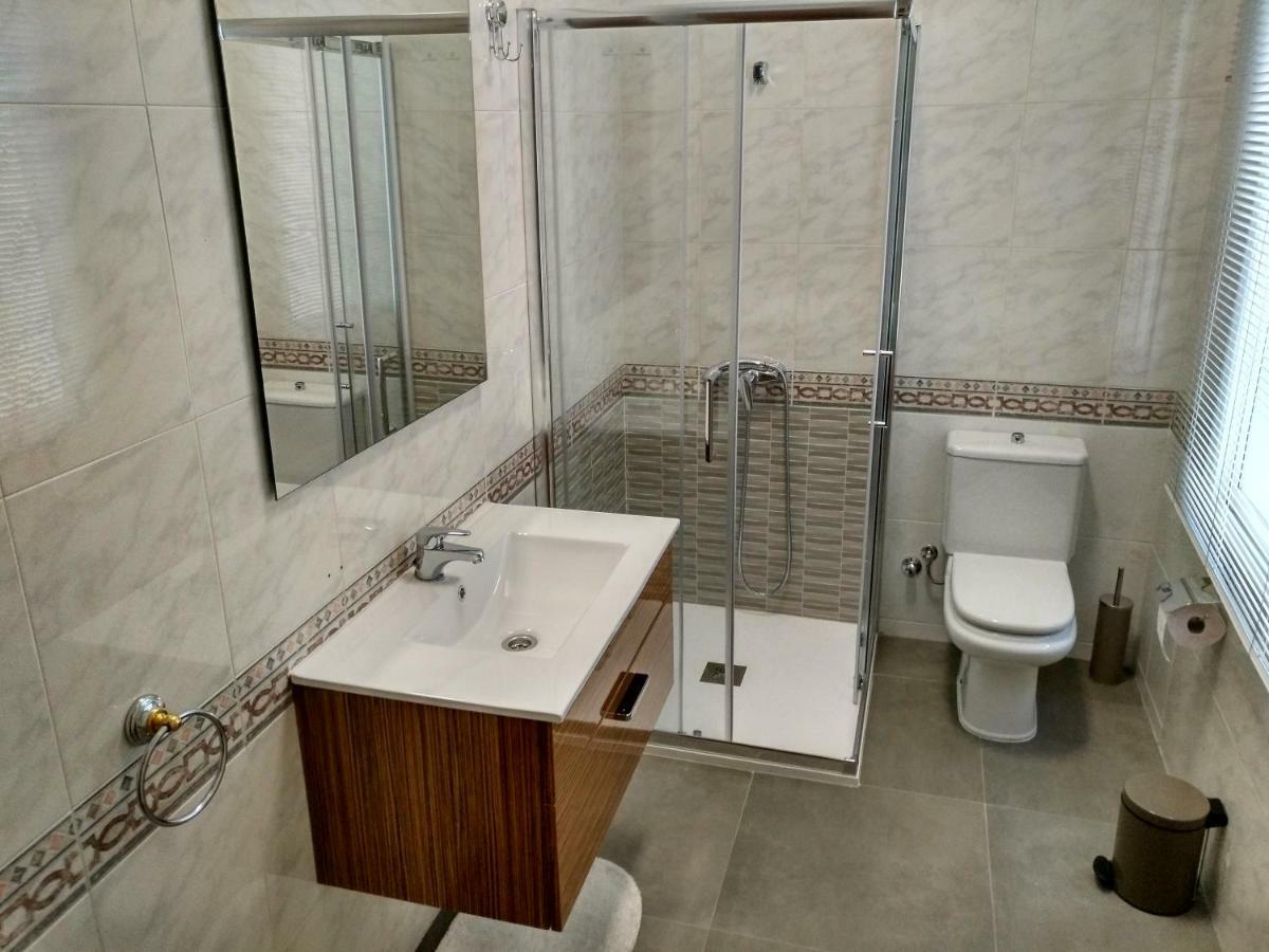 Eduardo Lucena 5, Alcazar Apartment Cordoba Luaran gambar