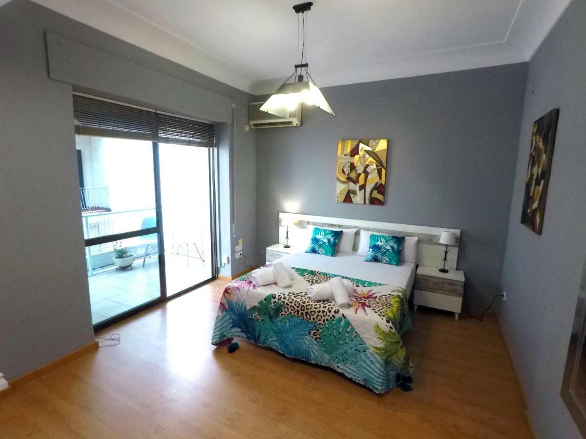 Eduardo Lucena 5, Alcazar Apartment Cordoba Luaran gambar